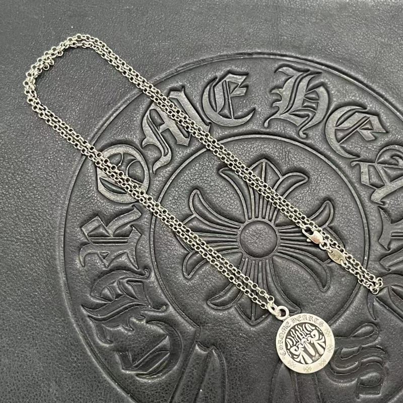 Ch*0me He**ts necklaces
